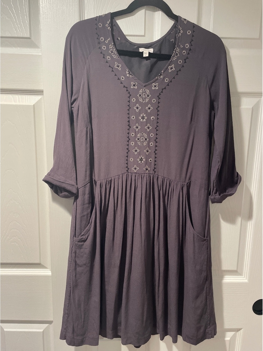 Garnet Hill Embroidered Boho Prairie Dress Gray V Neck Pockets Cuffed Sz 8